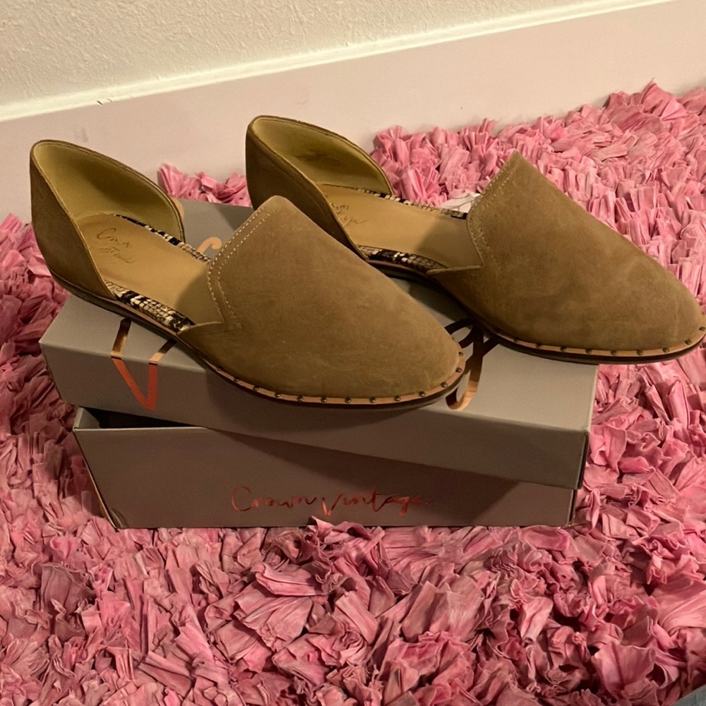 NWT Brown Suede Flats